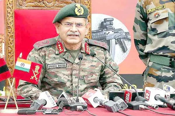 लद्दाख सीमा में हालात ‘सामान्य नहीं’, सुरक्षा बल आतंकवाद को खत्म करने का कर रहा काम: सैन्य कमांडर