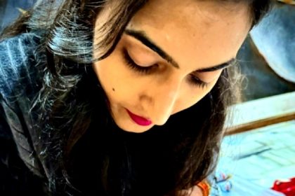 अनुराधा ने आठ मिनट में कॉफी के झाग पर बना दिया राममंदिर