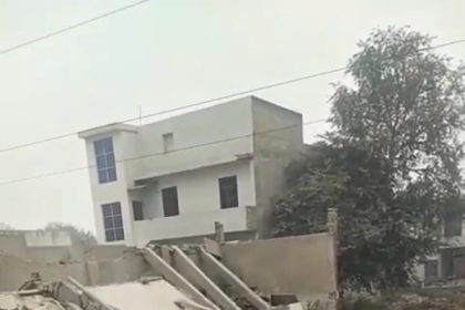 अलवर में पडौस में हुई बेसमेंट की खुदाई तो गिर गया पूरा मकान, नहीं हुई जनहानि