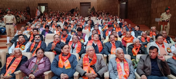 आदर्श विद्या मंदिर के पूर्व छात्रों ने याद किए अपने पुराने दिन