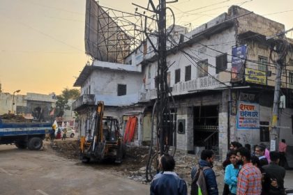 उदयपुर के देहलीगेट चौराहे पर अतिक्रमण के खिलाफ बड़ी कार्रवाई