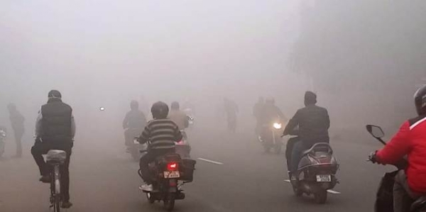 उप्र में हवाओं की बदली दिशाओं से फिर गिरा तापमान, बढ़ी गलन
