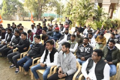 न्याय का हक मिलने तक युवा कांग्रेस सड़कों पर प्रदर्शन करेगी-