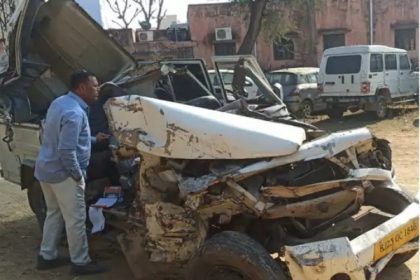 पिकअप ट्रैक्टर की भिड़ंत में तीन की मौत