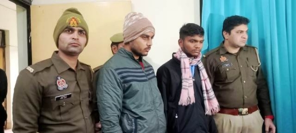 पेटीएम के जरिये पेट्रोल पंप मालिक से 22 लाख ठगे, दो गिरफ्तार