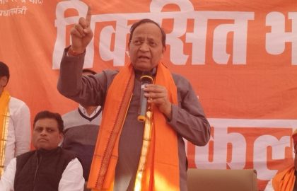 माडा में आयोजित विकसित भारत संकल्प यात्रा शिविर को सम्बोधित करते हुए एवं नवा महादेव में पूजा अर्चना करते हुए तथा स्वच्छता अभियान का आगाज करते हुए राजस्थान प्रभारी अरुण सिंह।
