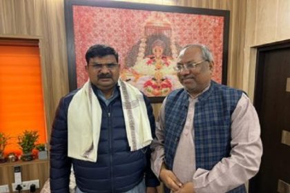 भाजपा संगठन महामंत्री धर्मपाल सिंह से संजय निषाद ने की भेंट