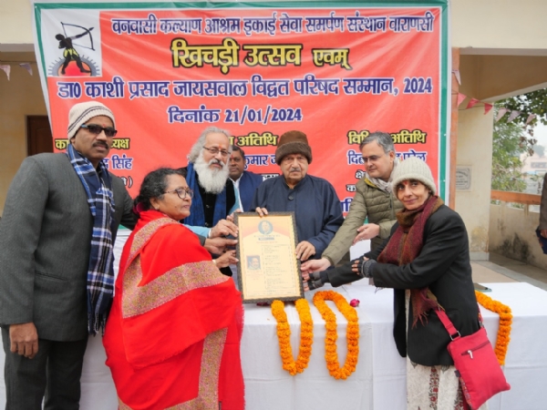 मां शारदा अपाला कन्या वनवासी छात्रावास के खिचड़ी उत्सव में शामिल हुए इंद्रेश कुमार