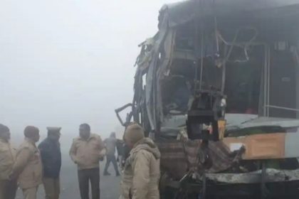 लखनऊ एक्सप्रेस वे पर वोल्वो बस में टक्कर, चालक की मौत, सात घायल