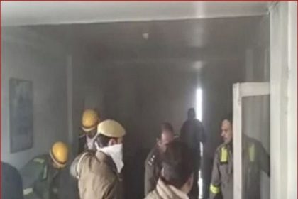 लखनऊ में एक होटल और कारखाना में लगी आग