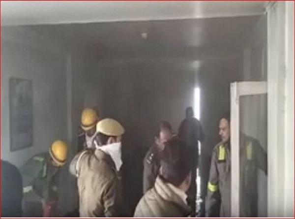 लखनऊ में एक होटल और कारखाना में लगी आग