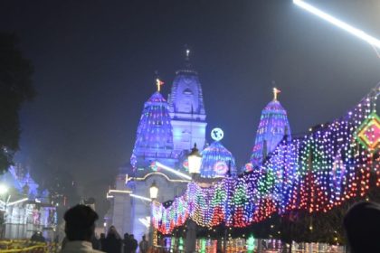 सजधज कर तैयार है गोरखनाथ मंदिर