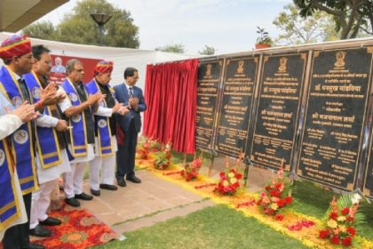 अस्पताल चिकित्सा का मंदिर और यहां मरीजों की सेवा करना डॉक्टरों की जिम्मेदारी : डॉ मांडविया