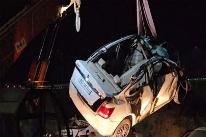 अहमदनगर में कार-कंटेनर की टक्कर में 3 लोगों की मौत