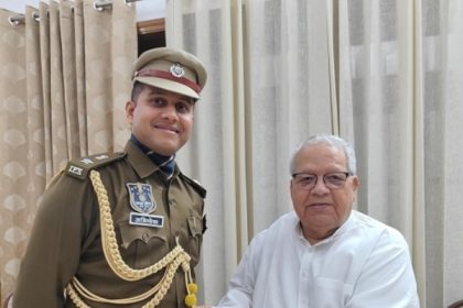भारतीय पुलिस सेवा के अधिकारी अभिषेक शिवहरे ने राज्यपाल के परिसहाय का पदभार संभाला