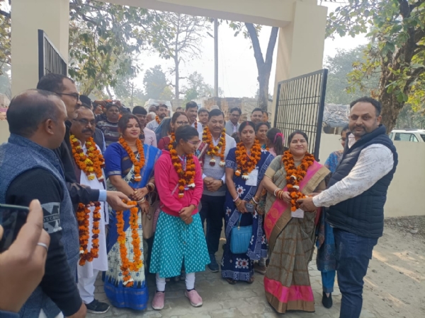 उड़ीसा के पंचायत प्रतिनिधियों ने देखा पलिया लोहानी गाँव का विकास माडल