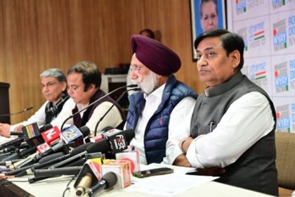 किसानों के रास्ते पर कीलें लगाई जा रही है और ड्रोन से हमला किया जा रहा है: रंधावा