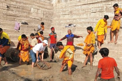 कुंड-सरोवरों के संरक्षण की नमामि गंगे ने संभाली कामना, उतारी चक्र पुष्करिणी कुंड की आरती