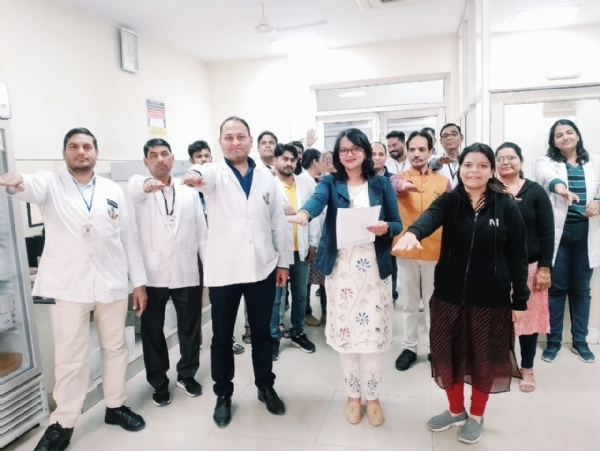चिकित्सकों सहित सभी कर्मियों ने ली तंबाकू न लेने की शपथ