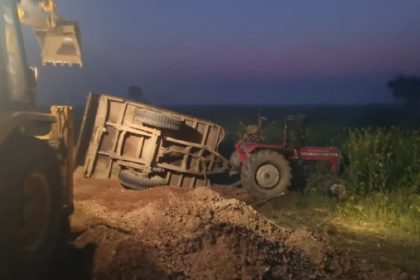 टेम्पो और ट्रेक्टर ट्राली में भिडंत, तीन की मौत