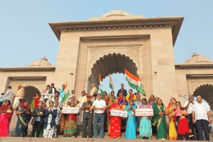 नदी की पूजा का अर्थ केवल घंटा बजाना नहीं, वरन उसकी सफाई है : नमामि गंगे