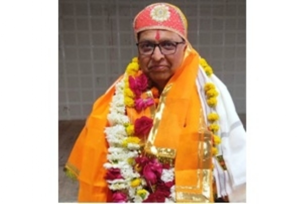 पीआरओ उदयपुर के सहायक प्रशासनिक अधिकारी बुनकर का अभिनंदन