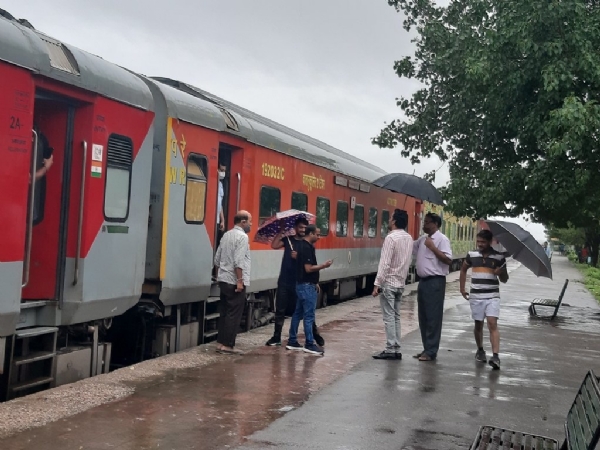 प्रदेश में दो दिन बारिश-ओलावृष्टि, मौसम विभाग ने किसानों को सतर्क रहने की दी चेतावनी