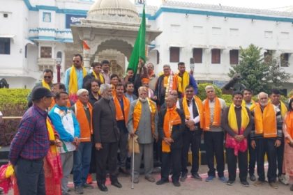 बाराबंकी के जंगल में निशुल्क शल्य चिकित्सा शिविर के लिए उदयपुर से रवाना हुआ दल