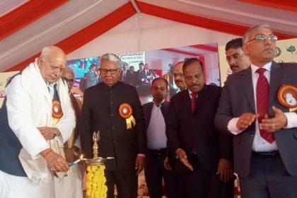 भारतीय सब्जी अनुसंधान संस्थान में कृषि मंत्री ने मेले का किया उद्घाटन,स्टालों का अवलोकन