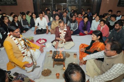संभावनाओं को संभव बनाने का कार्य गुरु पर निर्भर होता है -शुक्ल
