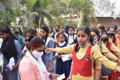 मुरादाबाद : 110 परीक्षा केंद्रों पर सीसीटीवी कैमरों की निगरानी में बोर्ड परीक्षाएं शुरू