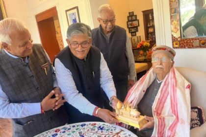 राज्यपाल कटारिया व विधायक जैन मिले आडवाणी से