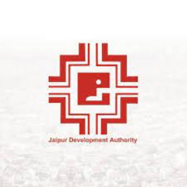 रामबाग गोल्फ क्लब में अवैध निर्माण पर कार्रवाई