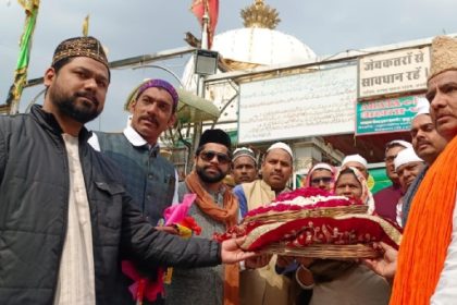राष्ट्रीय अल्पसंख्यक आयोग की सदस्य शहज़ादी सैयद ने दरगाह में दी हाज़िरी