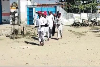 शाहपुरा जिले के बिशनिया गांव के विद्यालय में अंधविश्वास-स्कूल में भूत भगाने के नाम पर ग्रामीणों ने जलाई ज्योत