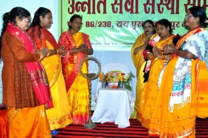 शिक्षा और संगीत से जुड़े छात्र और शिक्षकों ने मां सरस्वती का पूजन कर मनाया बसन्त