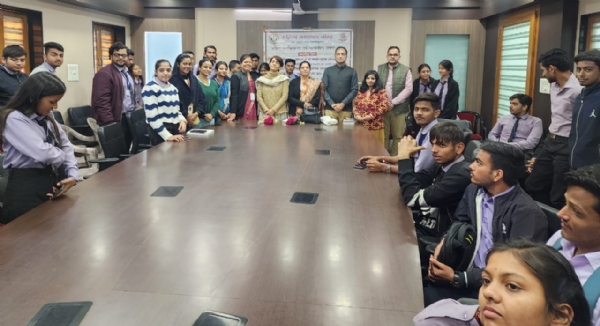 शिक्षा मंत्री ने की सामूहिक सूर्य नमस्कार कार्यक्रम की तैयारियों की समीक्षा