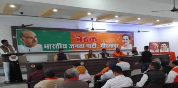समय से पूर्ण करें ग्राम परिक्रमा या़त्रा: दिनेश सिंह