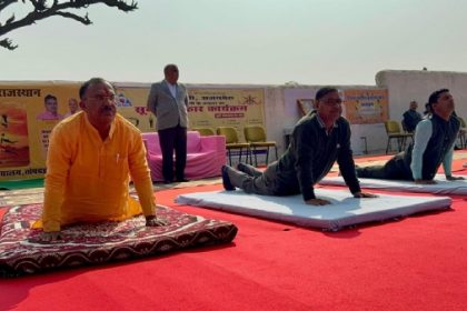 सूर्य नमस्कार स्वस्थ जीवन शैली का आधार, सभी इसे अपनाएं : देवनानी