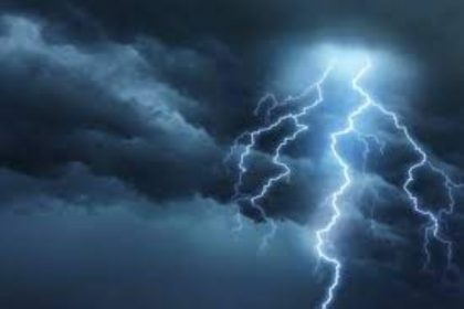 आकाशीय बिजली से हुई जनहानि से मुख्यमंत्री योगी दुखी, आर्थिक सहायता के दिये निर्देश