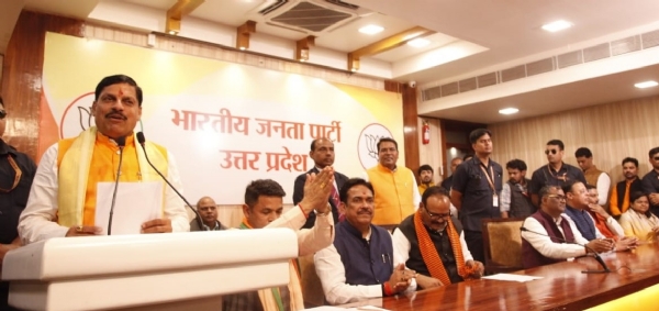 उप्र भाजपा ने मप्र के मुख्यमंत्री का किया जोरदार स्वागत