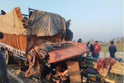 Kentra rammed into a trailer parked on the roadside