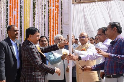 खेलों में सबके दिल जीतें, कोई भी हार के ना जाए : कुलपति डॉ. मनोज दीक्षित