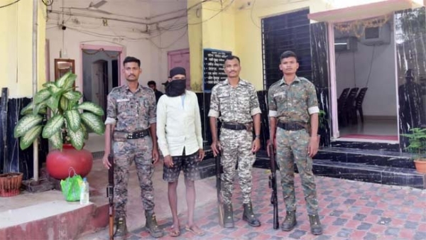 गढ़चिरौली में डेढ़ लाख का इनामी नक्सली समर्थक गिरफ्तार