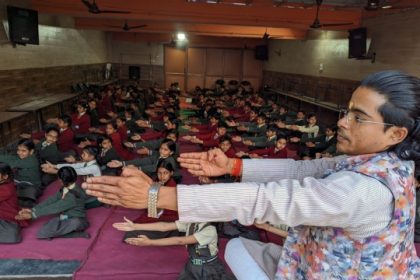 चुनौती बना दूषित वातावरण, योग-आर्युवेद से जोड़कर बच्चों का भविष्य बनाएं उज्जवल: डाॅ. अमन