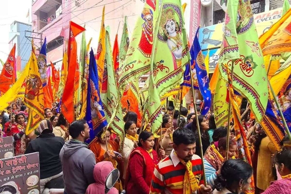 फूलों से सजे दरबार में छह लाख श्रद्धालुओं ने किए खाटू श्याम के दर्शन, तोरण द्वार पर खेली होली