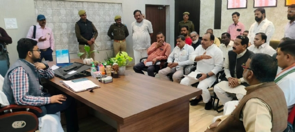 भाजपा पार्षद को बंधक बनाने को लेकर सपा प्रमुख ने भाजपा सरकार पर कसा तंज
