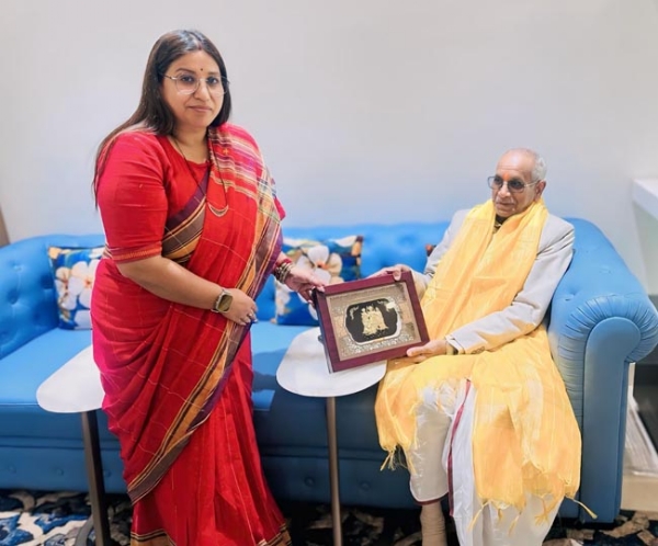 चम्पत राय व अभिलाषा गुप्ता