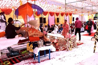 धौलपुर के जोड मेले में मौजूद श्रद्वालु।