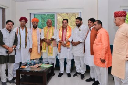 मुख्यमंत्री से गुर्जर समाज के प्रतिनिधि मण्डल ने मुलाकात कर दी होली की शुभकामनाएं